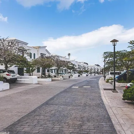 Residencial Candelarias 30 *