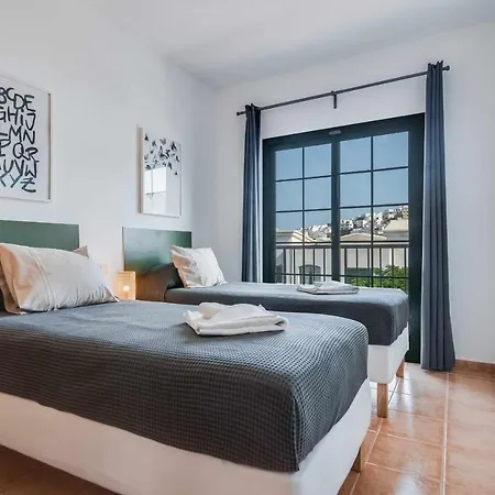 Residencial Candelarias 30 *